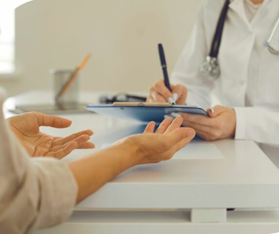 Découvrez l'Équipe d'Accompagnement Individualisé à la Santé d'ISBA